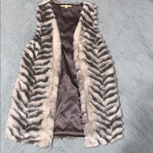 A Faux vest with pockets